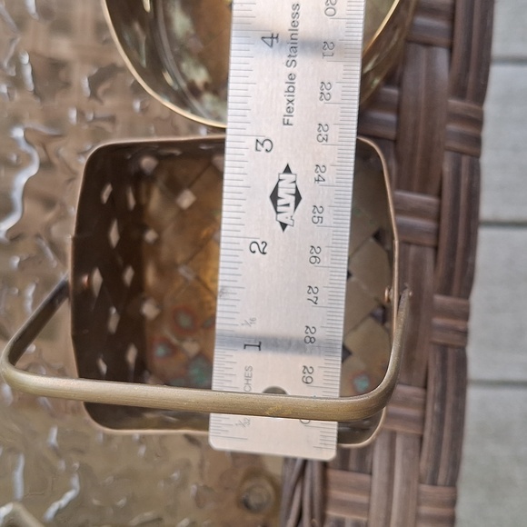 Vintage Brass woven baskets with handle - Picture 6 of 9